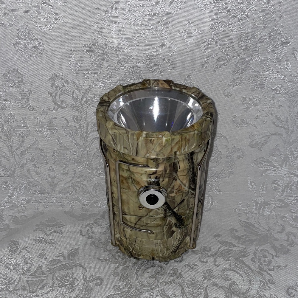 NWOT Camouflage LED Flashlight - Picture 2 of 4